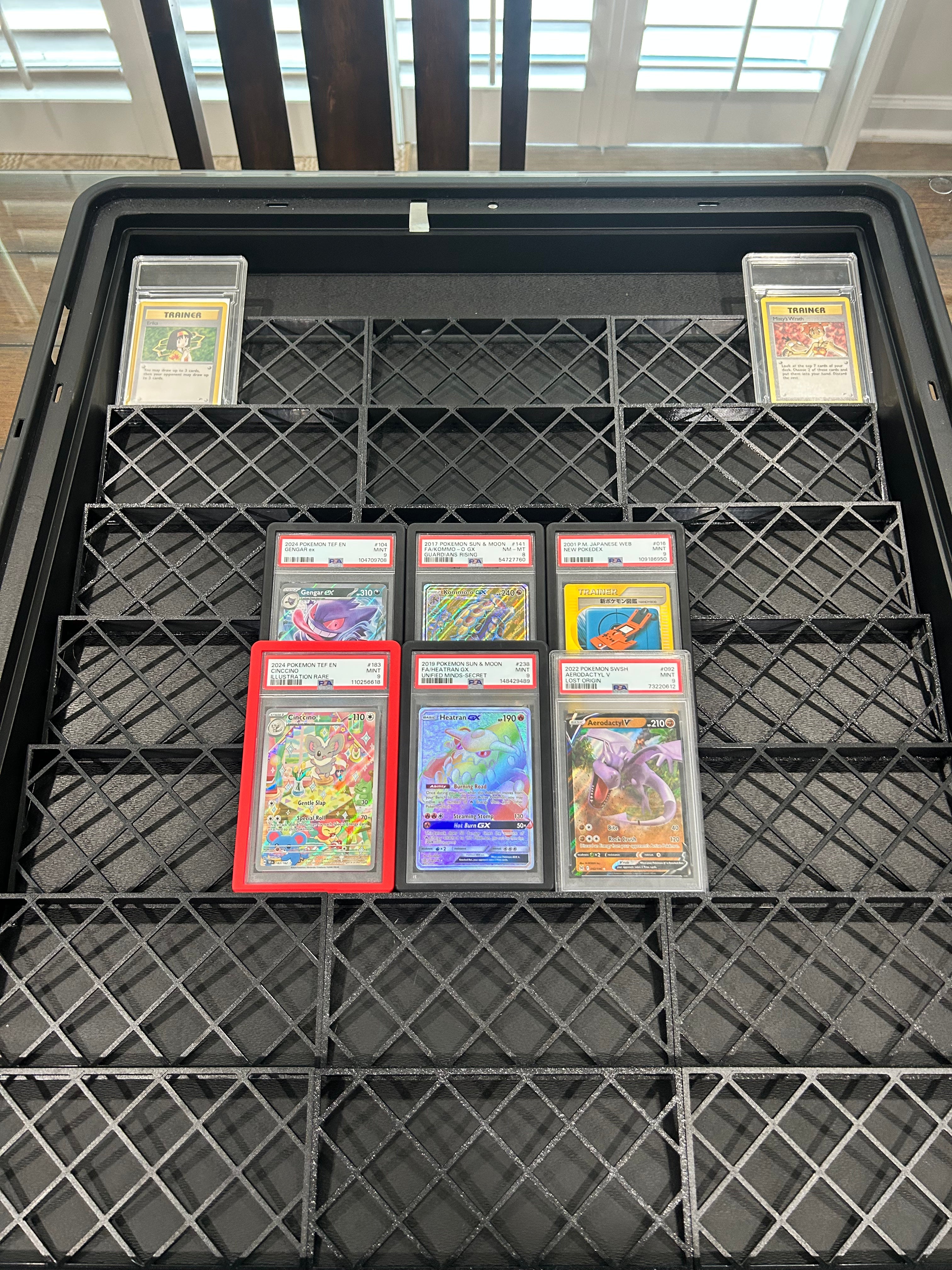 Zion Case Locking Card Riser - Prakke 1