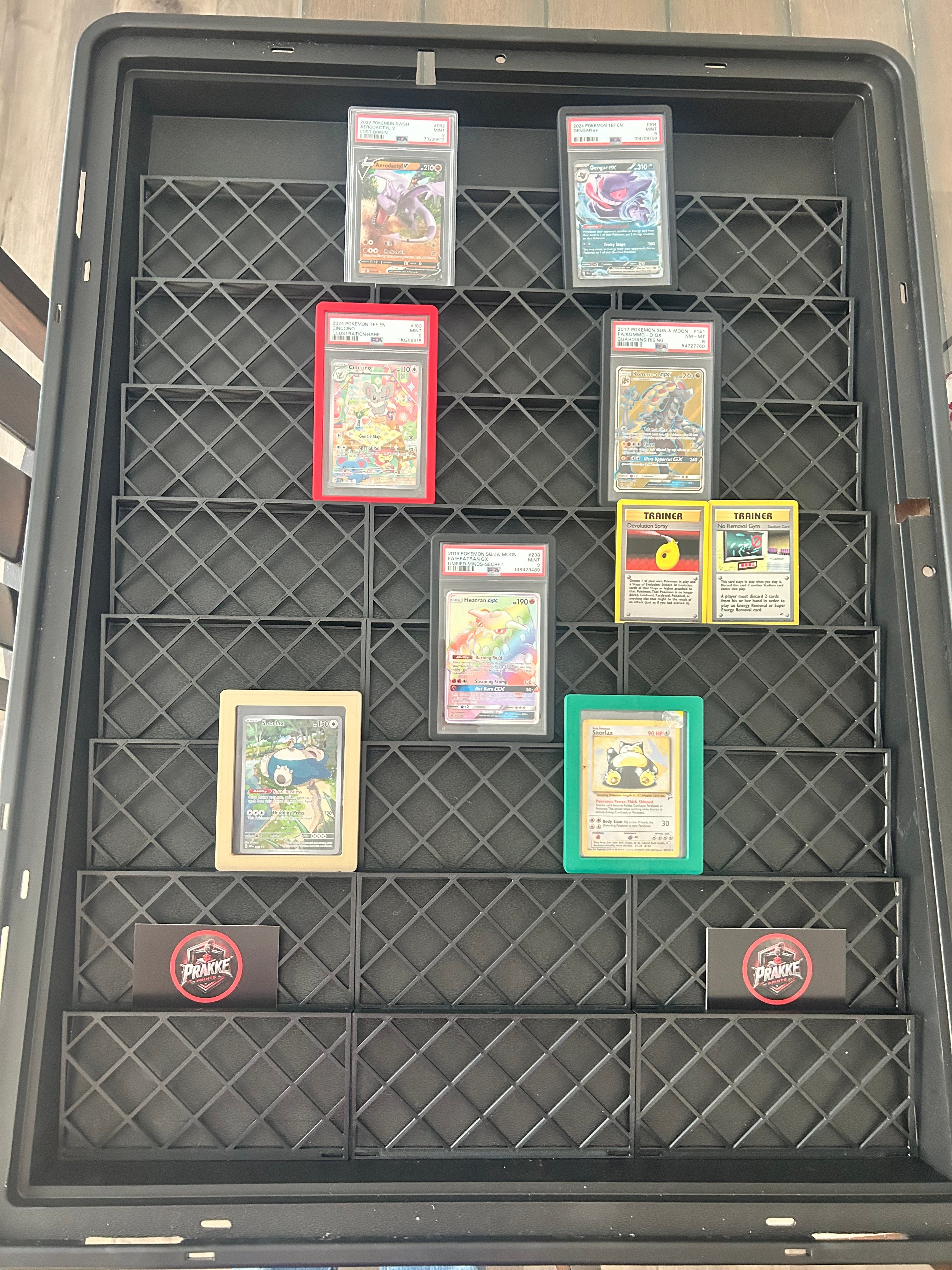 Zion Case Locking Card Riser - Prakke 1