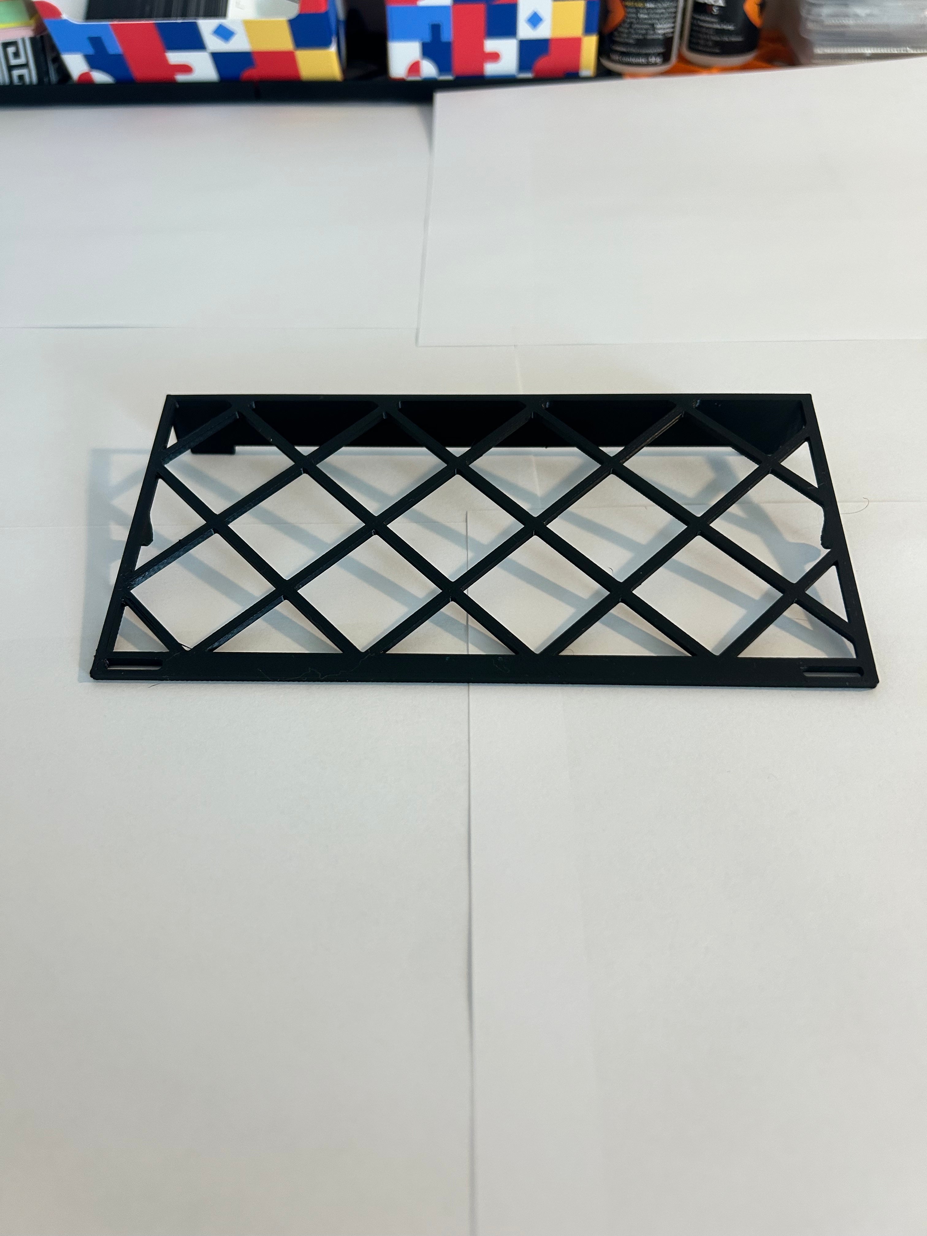 Zion Case Locking Card Riser - Prakke 1